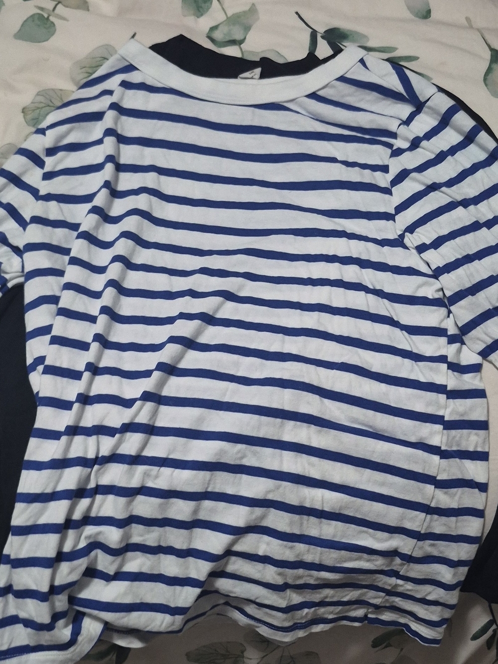 Old Navy White and Blue Striped Short Sleeve Kids Tee